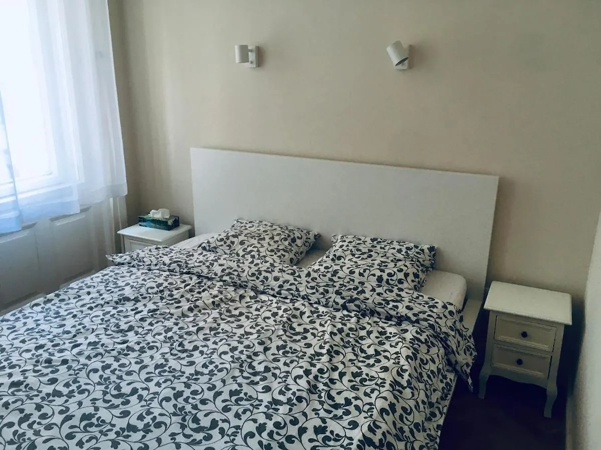 Unique And Stylish Downtown Apartment Budapesta